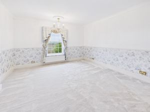 Bedroom- click for photo gallery